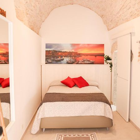 Room 20 - Piccola Camera In Pietra Bianca Giovinazzo Exteriör bild