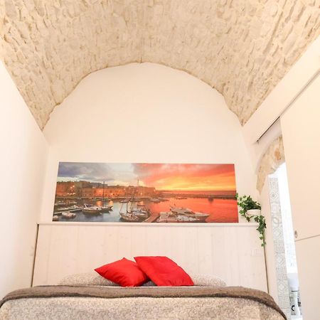 Room 20 - Piccola Camera In Pietra Bianca Giovinazzo Exteriör bild