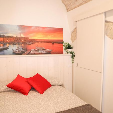 Room 20 - Piccola Camera In Pietra Bianca Giovinazzo Exteriör bild