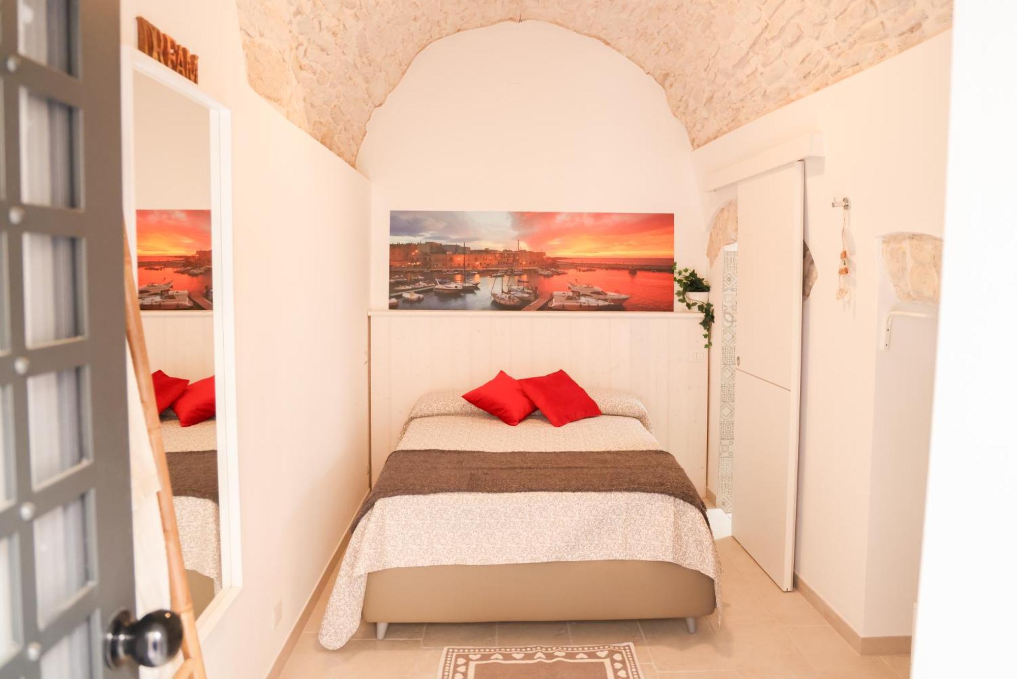 Room 20 - Piccola Camera In Pietra Bianca Giovinazzo Exteriör bild