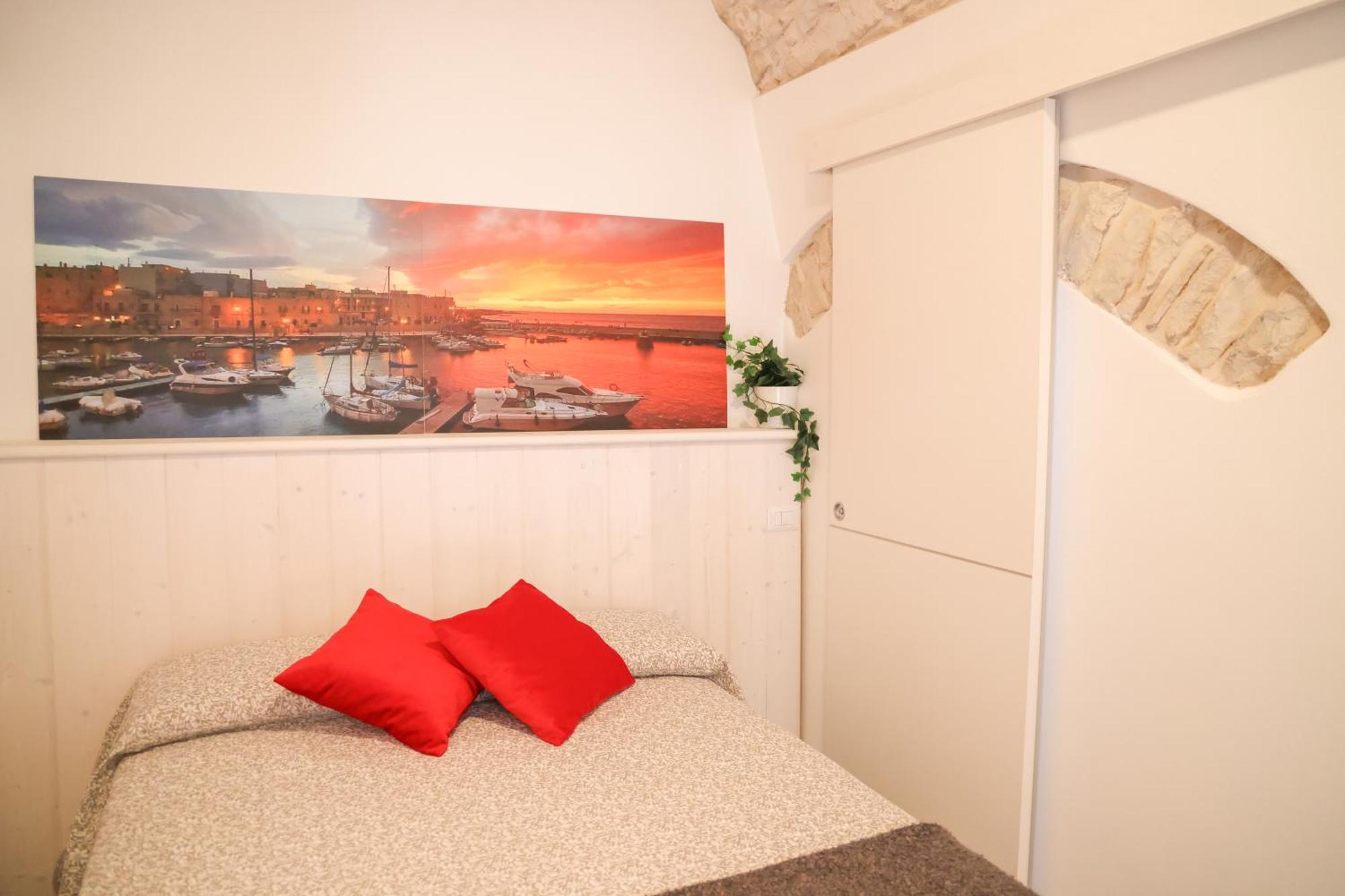 Room 20 - Piccola Camera In Pietra Bianca Giovinazzo Exteriör bild